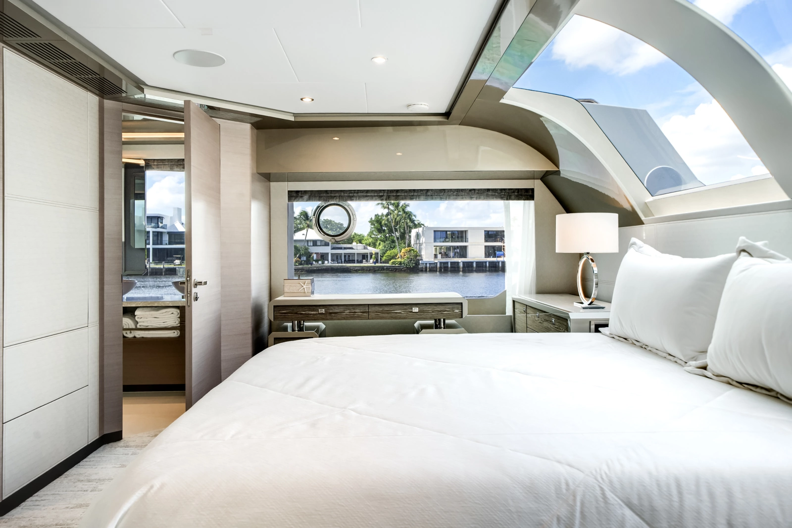 2025 Ocean Alexander 27R