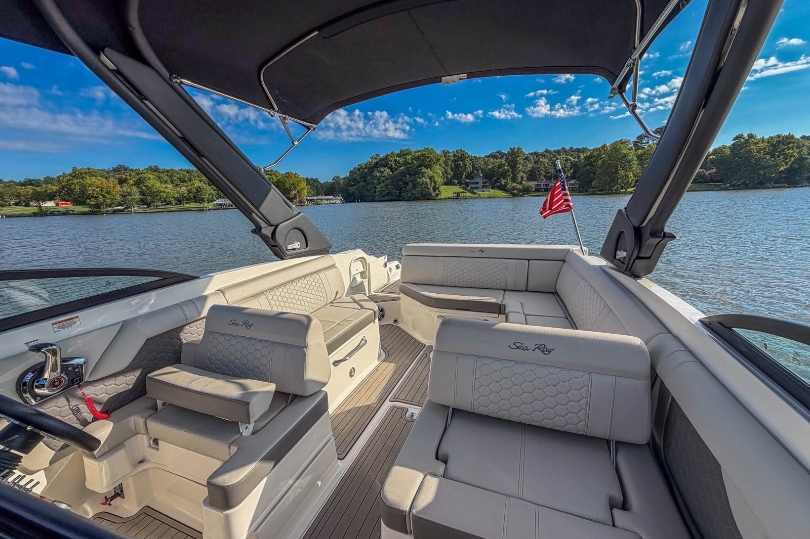 2024 Sea Ray SDX 270