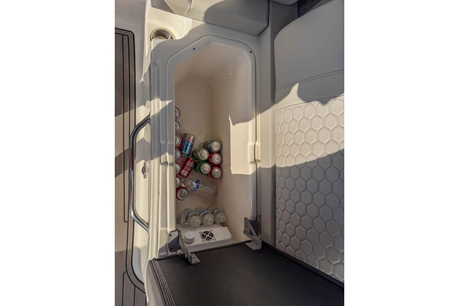 2024 Sea Ray SDX 270
