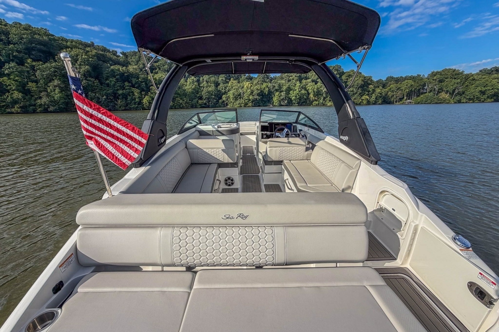 2024 Sea Ray SDX 270