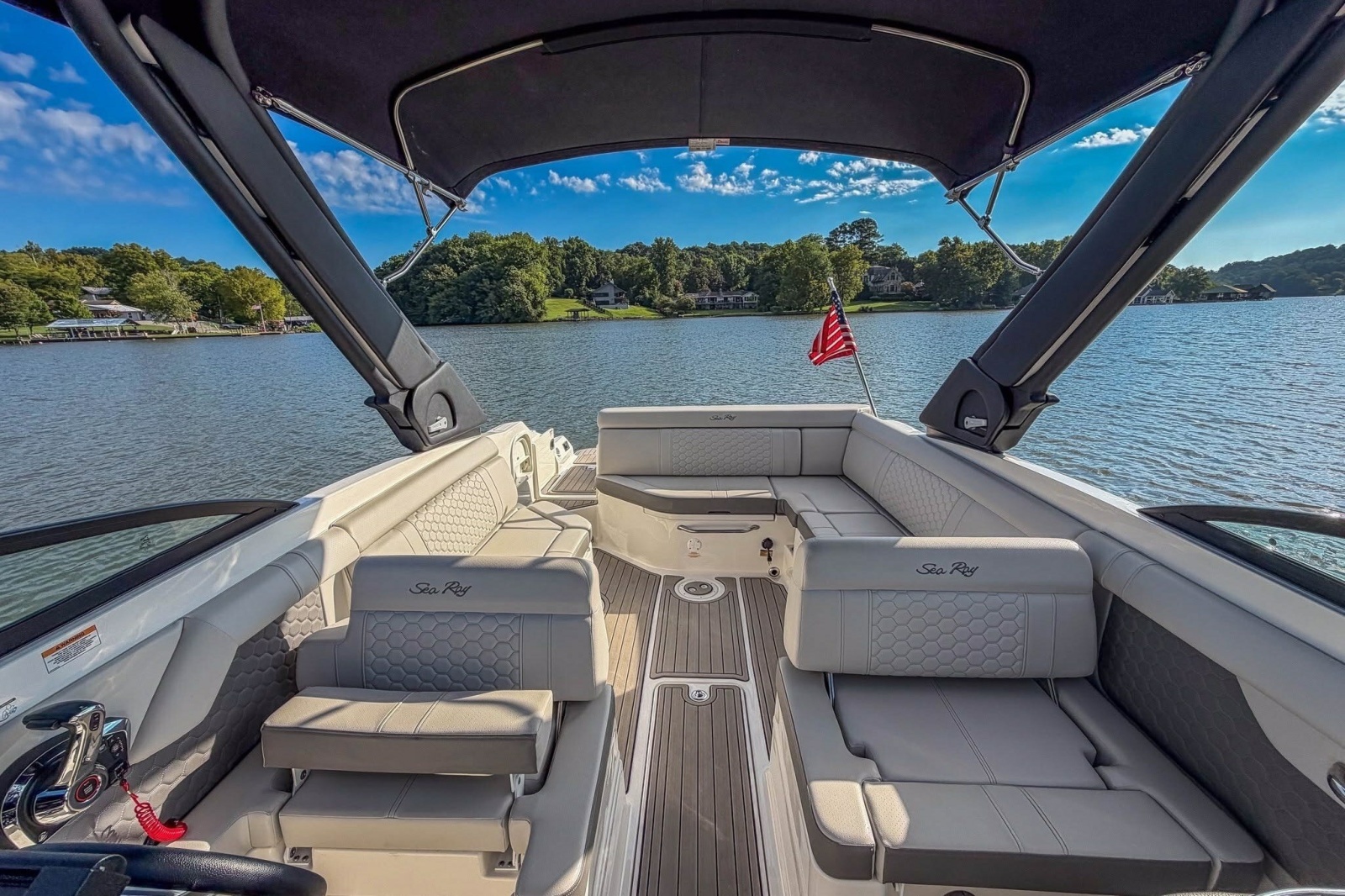 2024 Sea Ray SDX 270