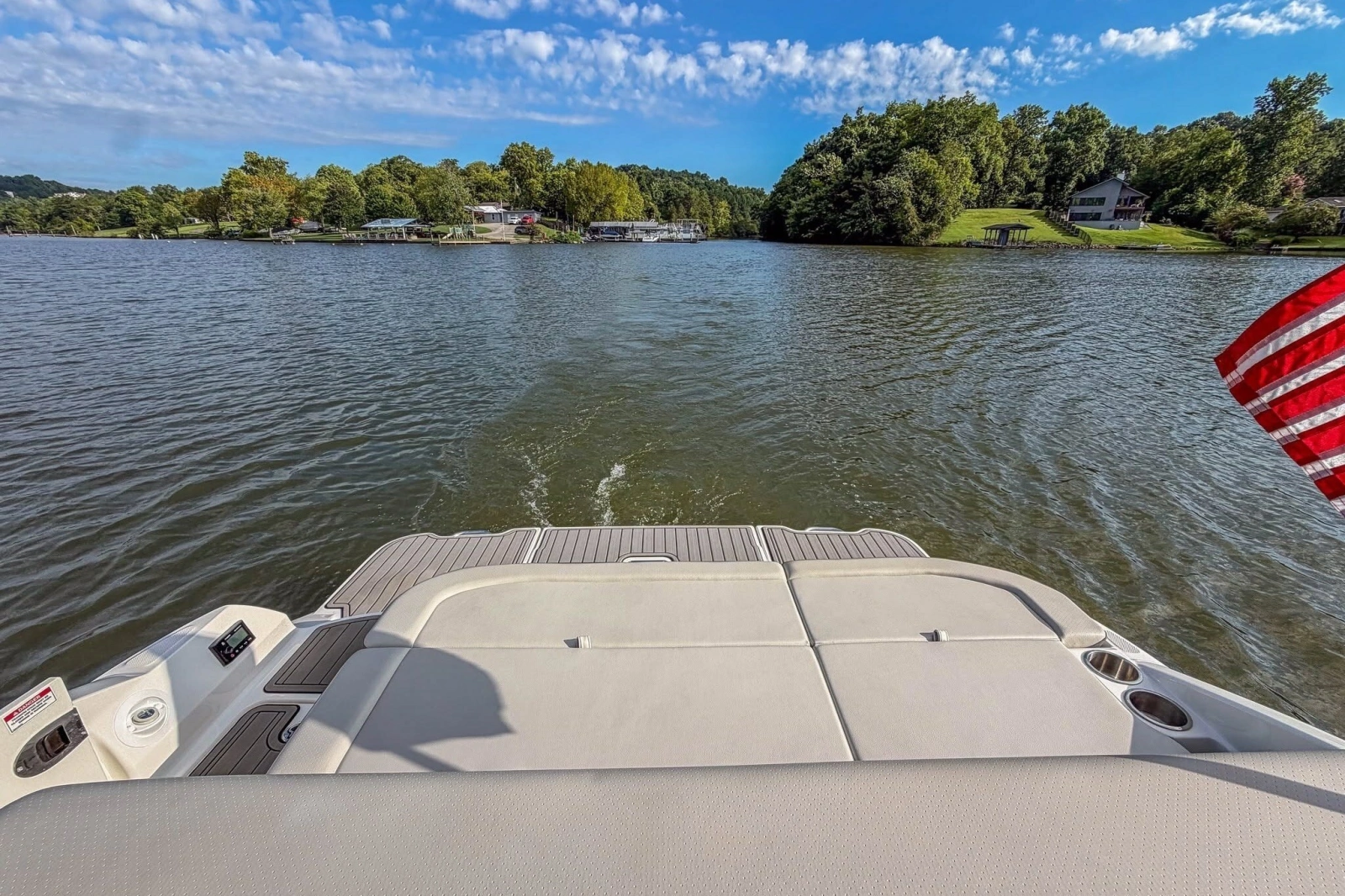 2024 Sea Ray SDX 270