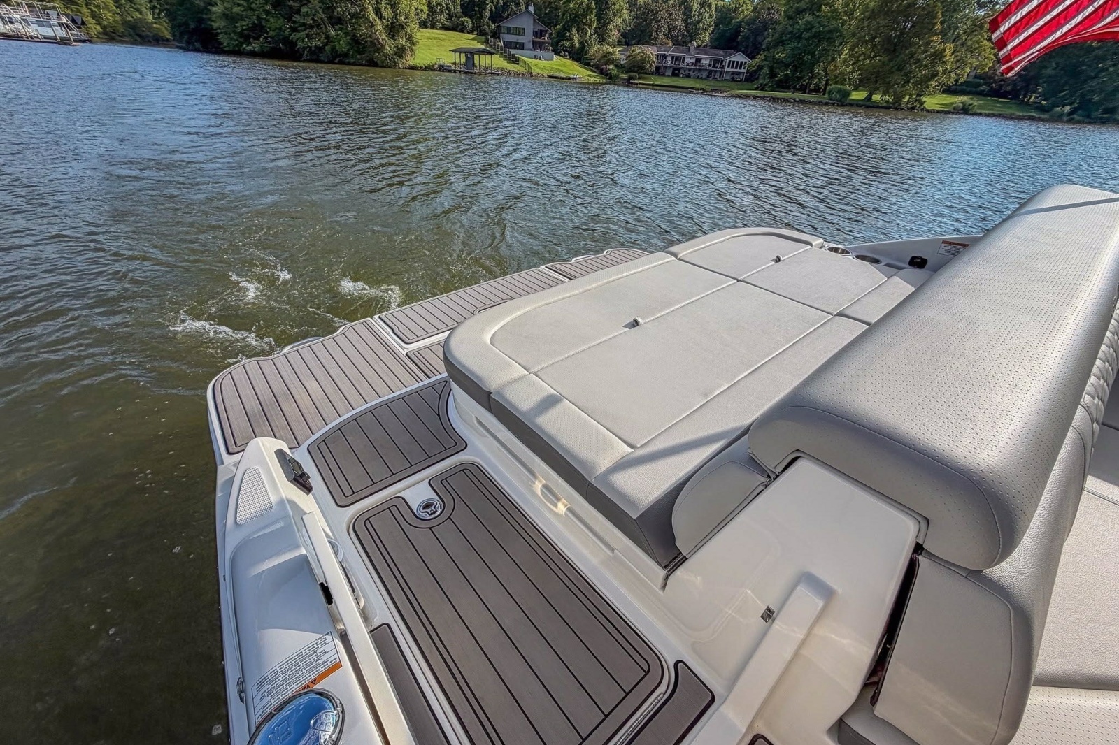2024 Sea Ray SDX 270