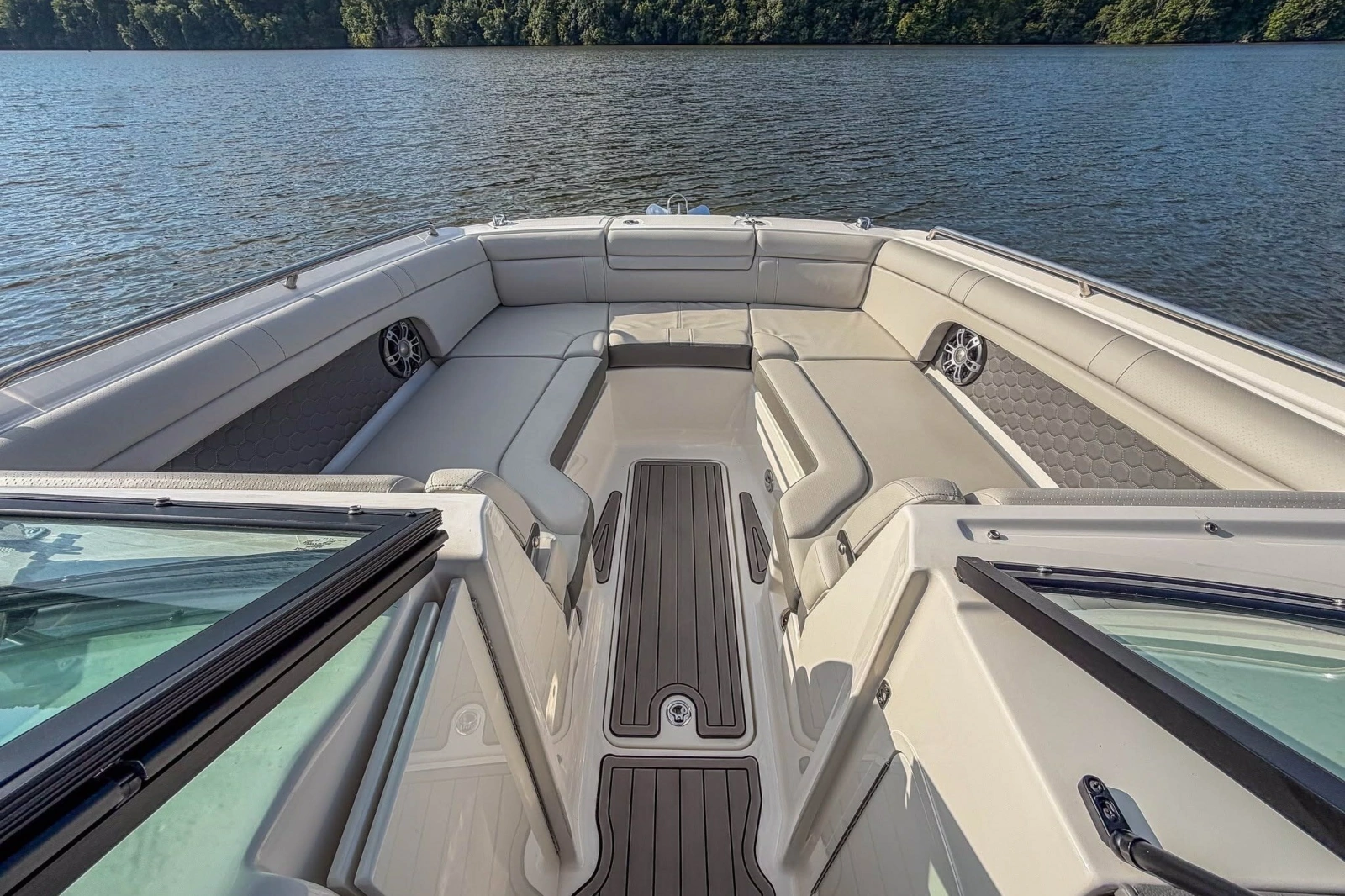 2024 Sea Ray SDX 270