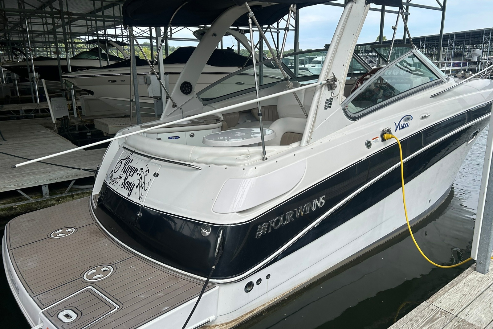 2005 Four Winns 288 Vista