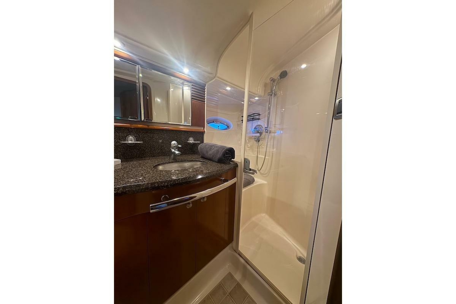 2005 Sea Ray 500 Sundancer