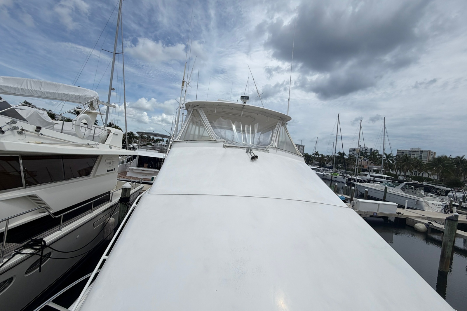2000 Ocean Yachts 56 Super Sport