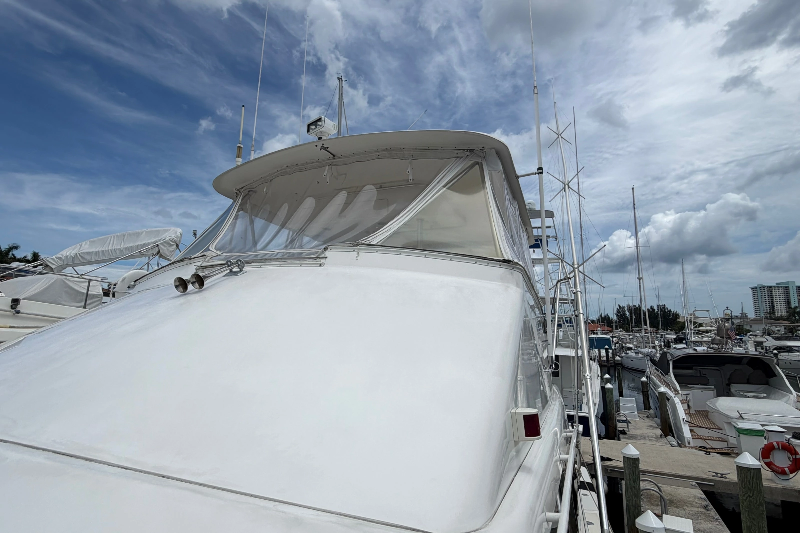 2000 Ocean Yachts 56 Super Sport