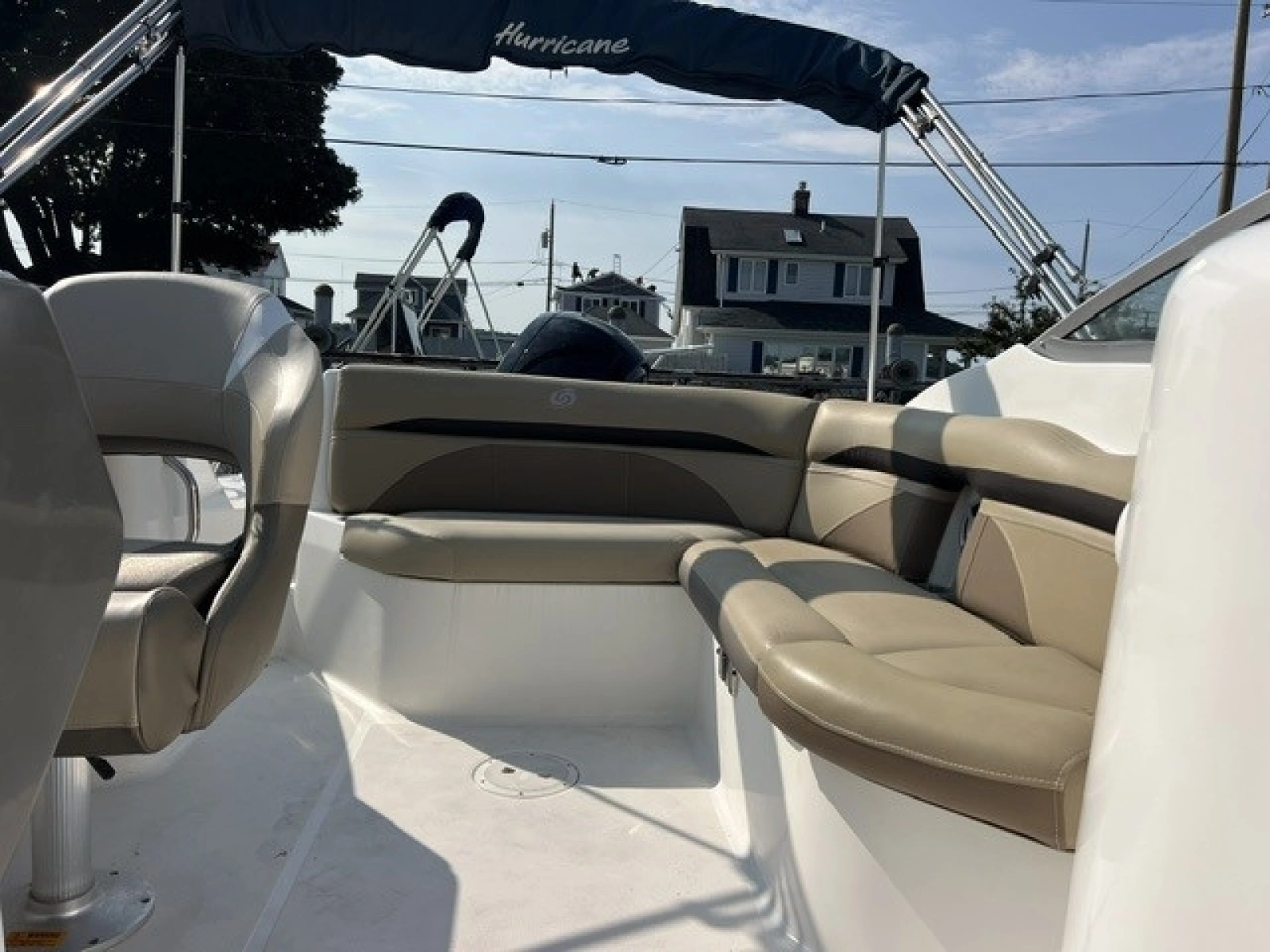 2017 Hurricane 2200