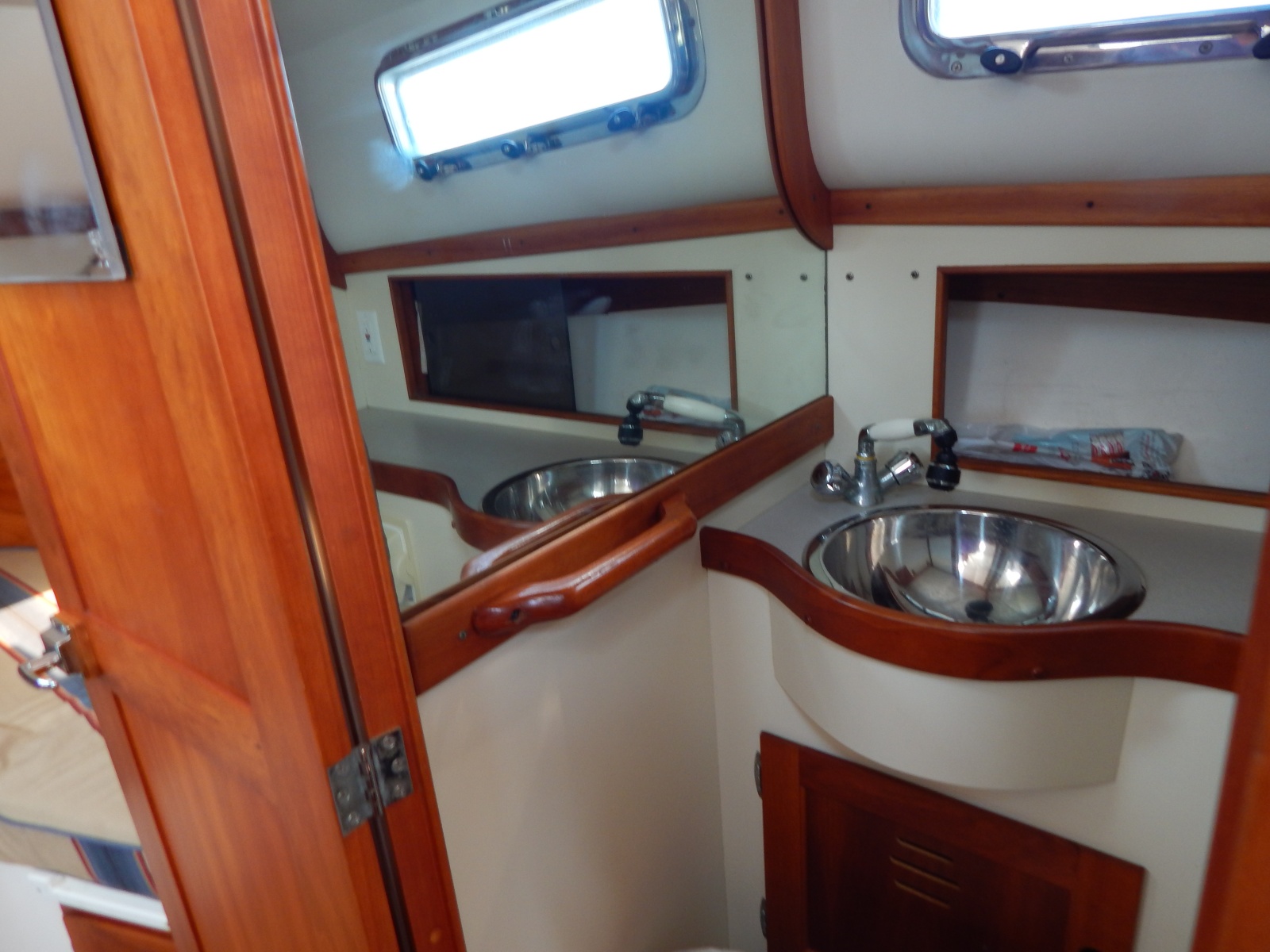 2004 Legacy Yachts 28 Express