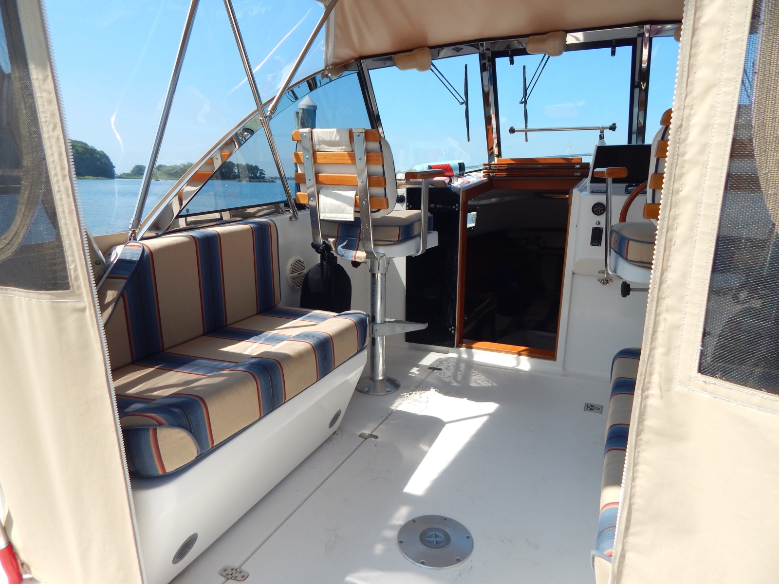 2004 Legacy Yachts 28 Express