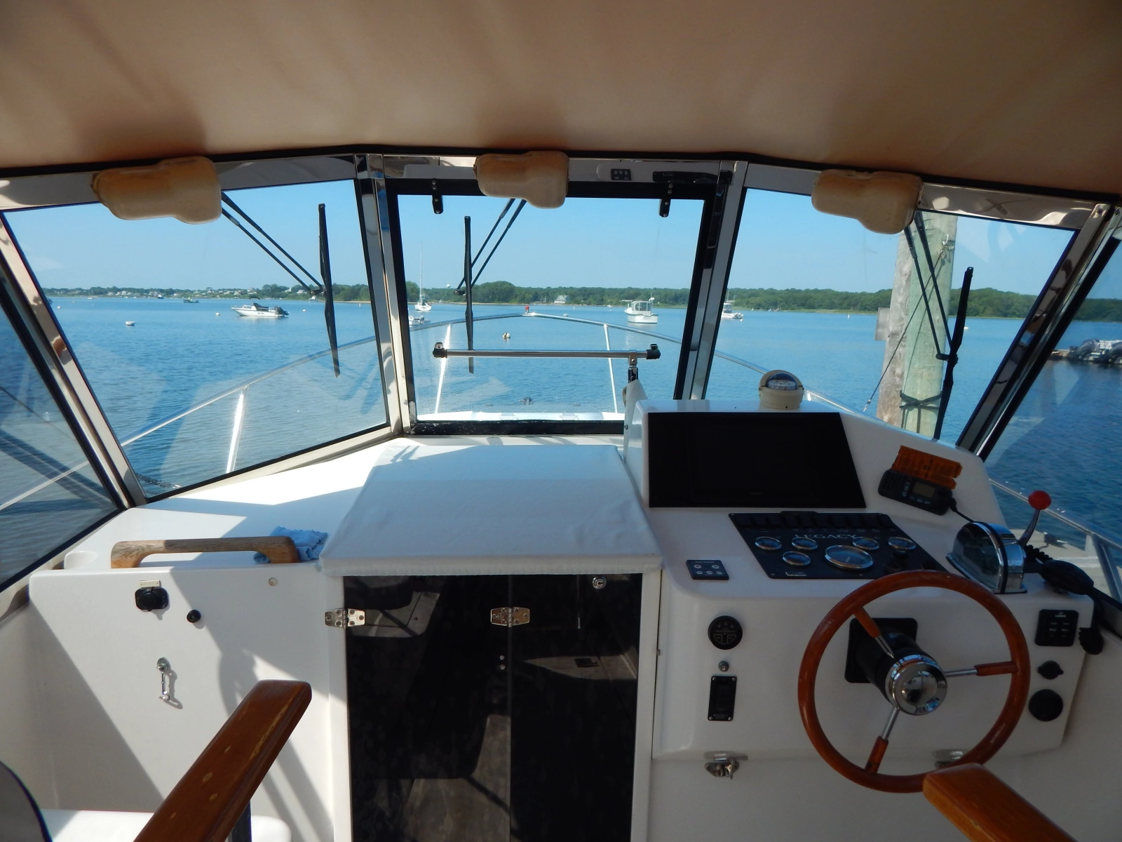 2004 Legacy Yachts 28 Express
