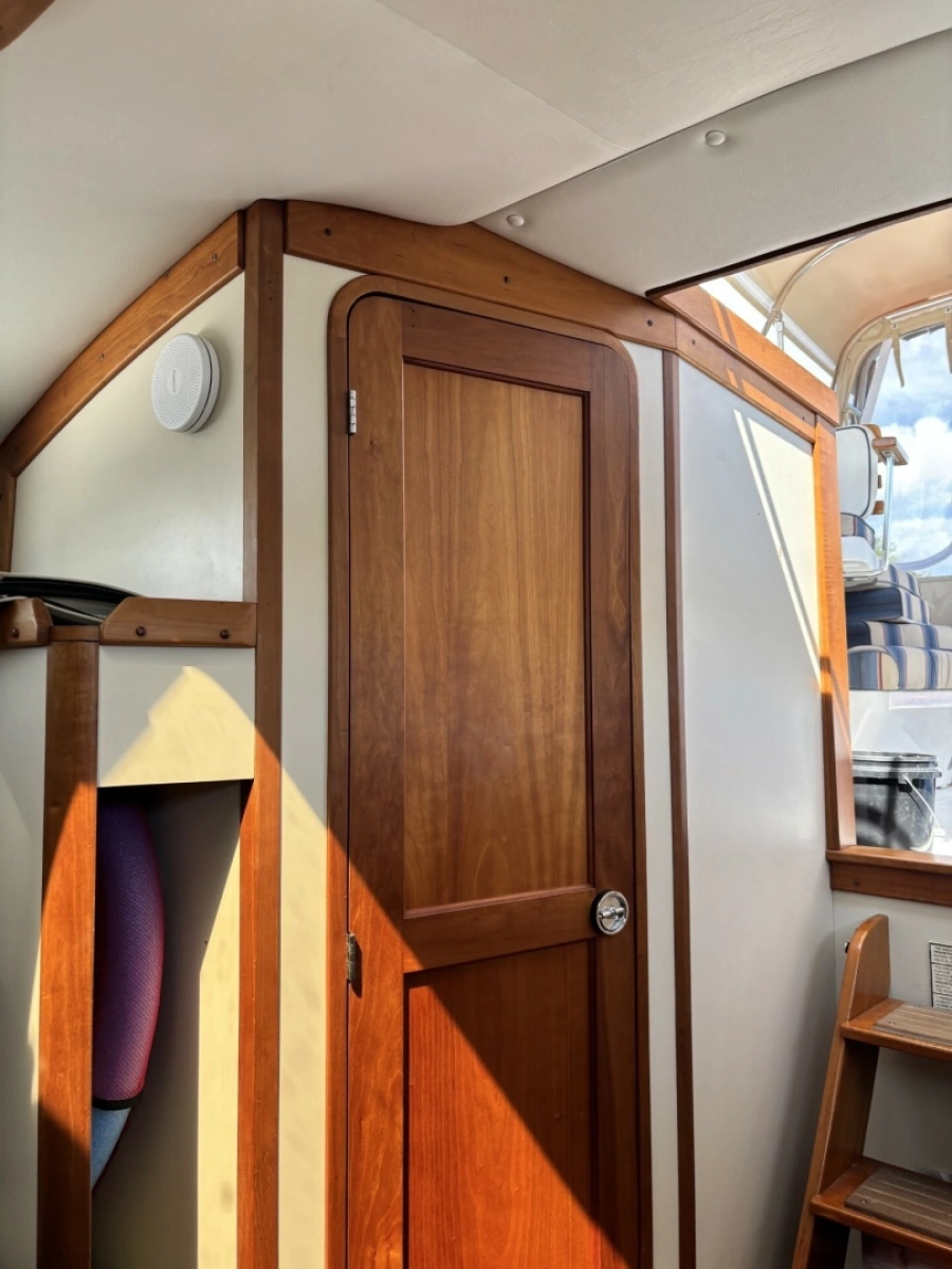2004 Legacy Yachts 28 Express