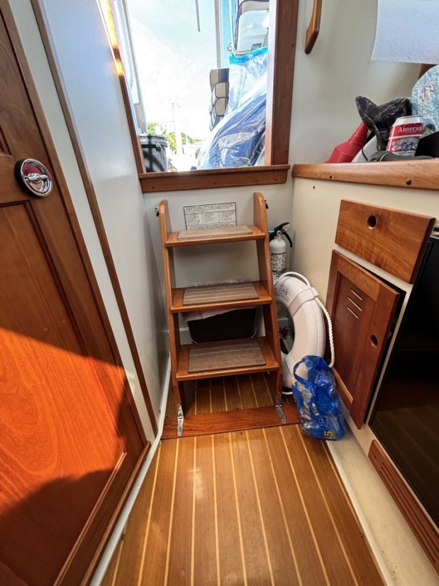 2004 Legacy Yachts 28 Express