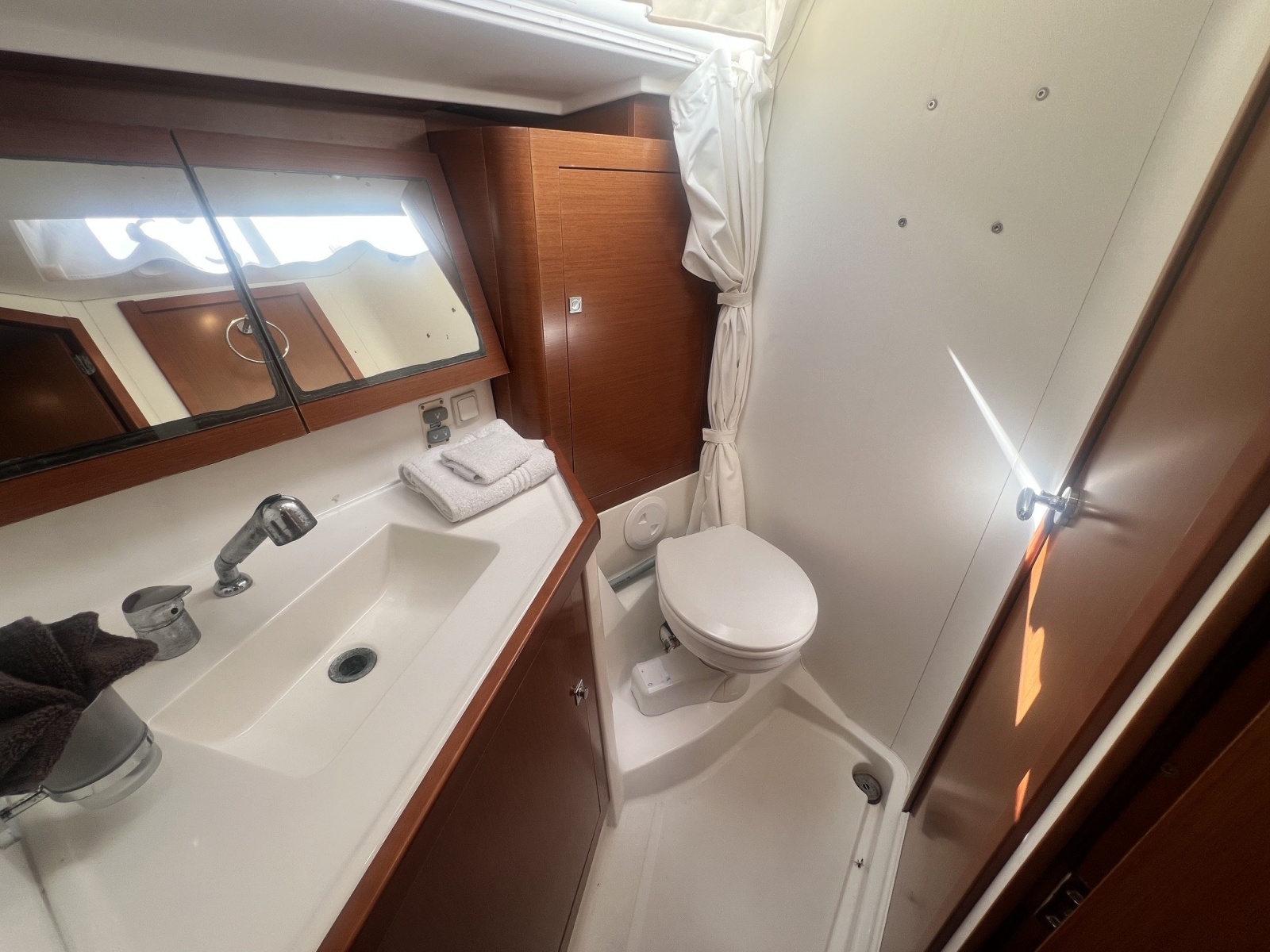 2016 Beneteau Oceanis 45