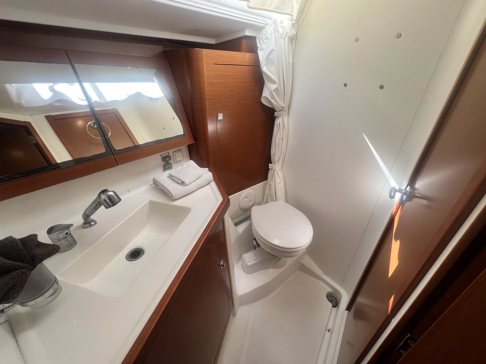 2016 Beneteau Oceanis 45