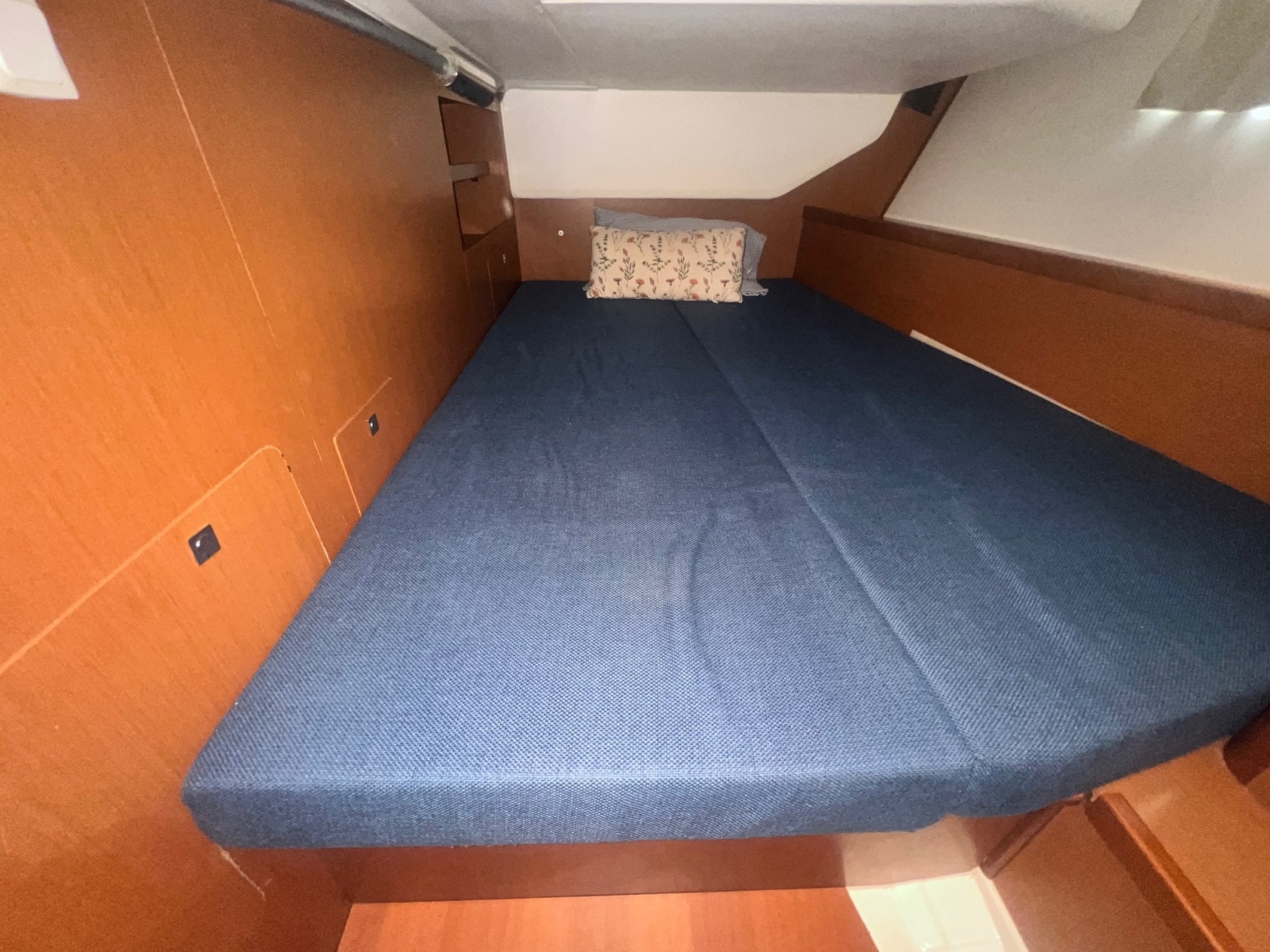 2016 Beneteau Oceanis 45