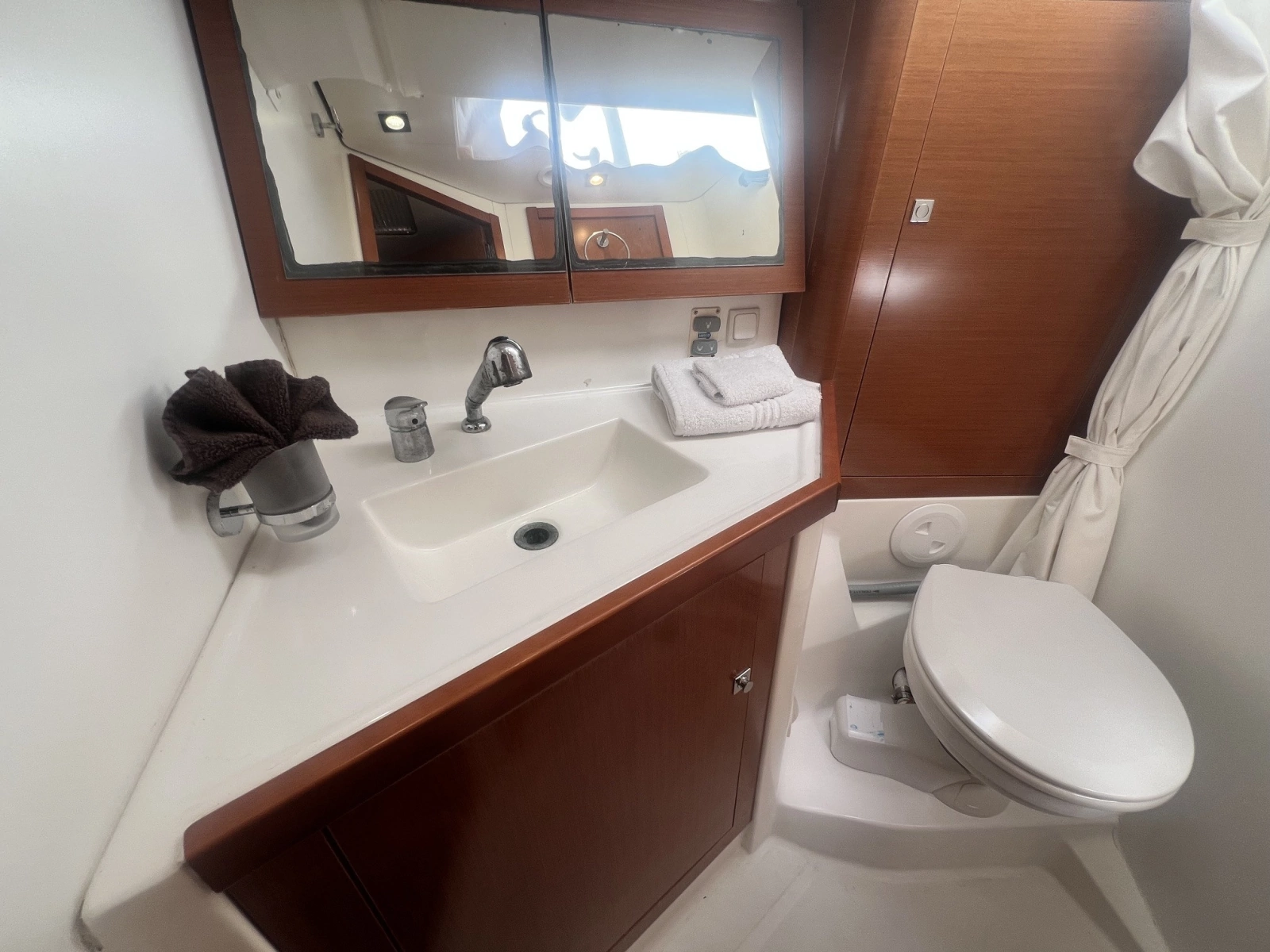 2016 Beneteau Oceanis 45