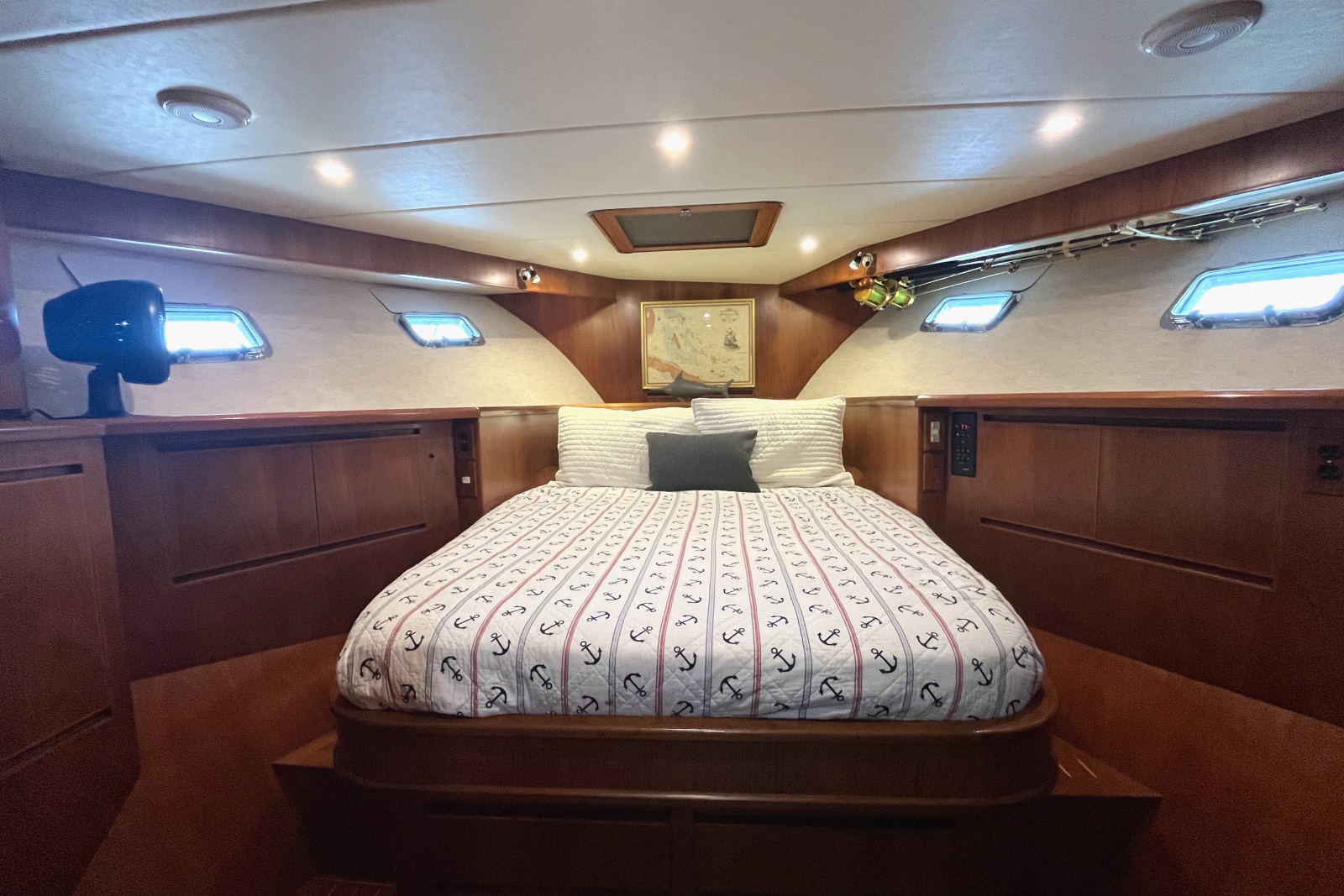 22V Berth