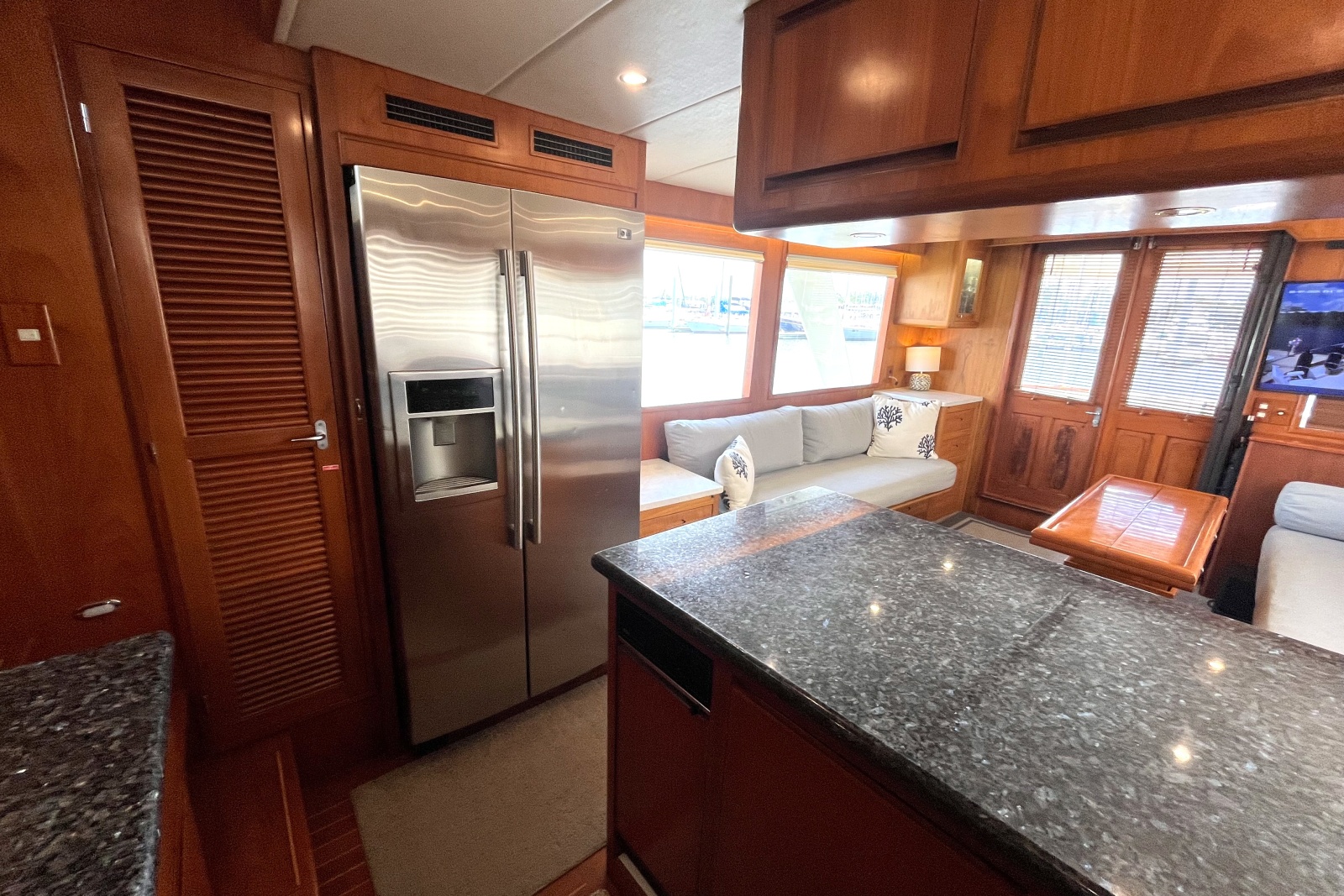 9Galley3