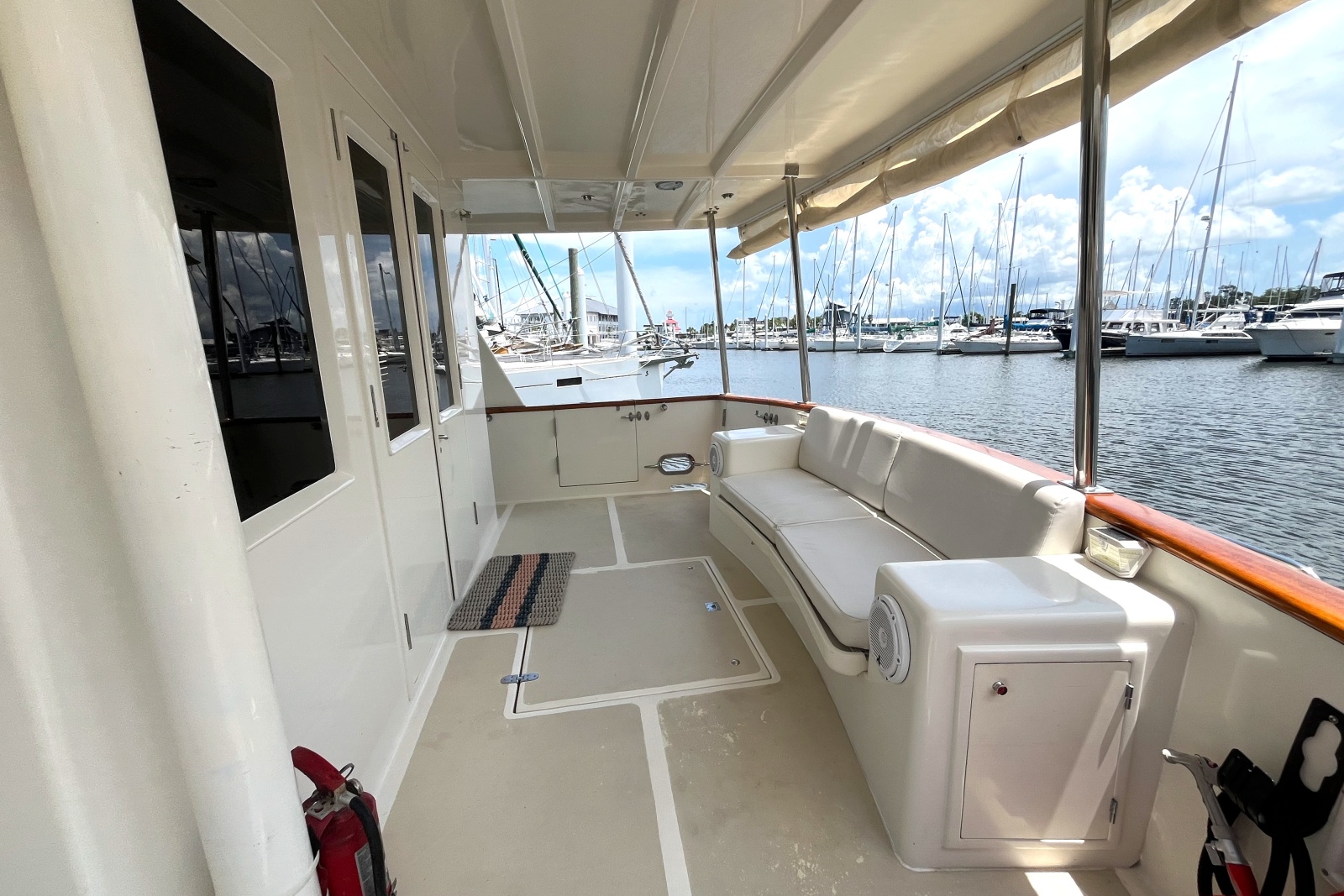 50Cockpit2