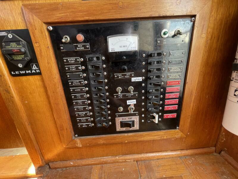 1982 Californian 34 LRC