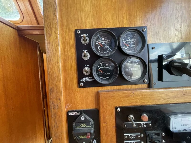 1982 Californian 34 LRC