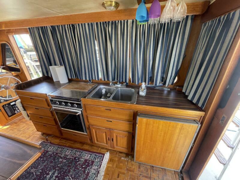 1982 Californian 34 LRC