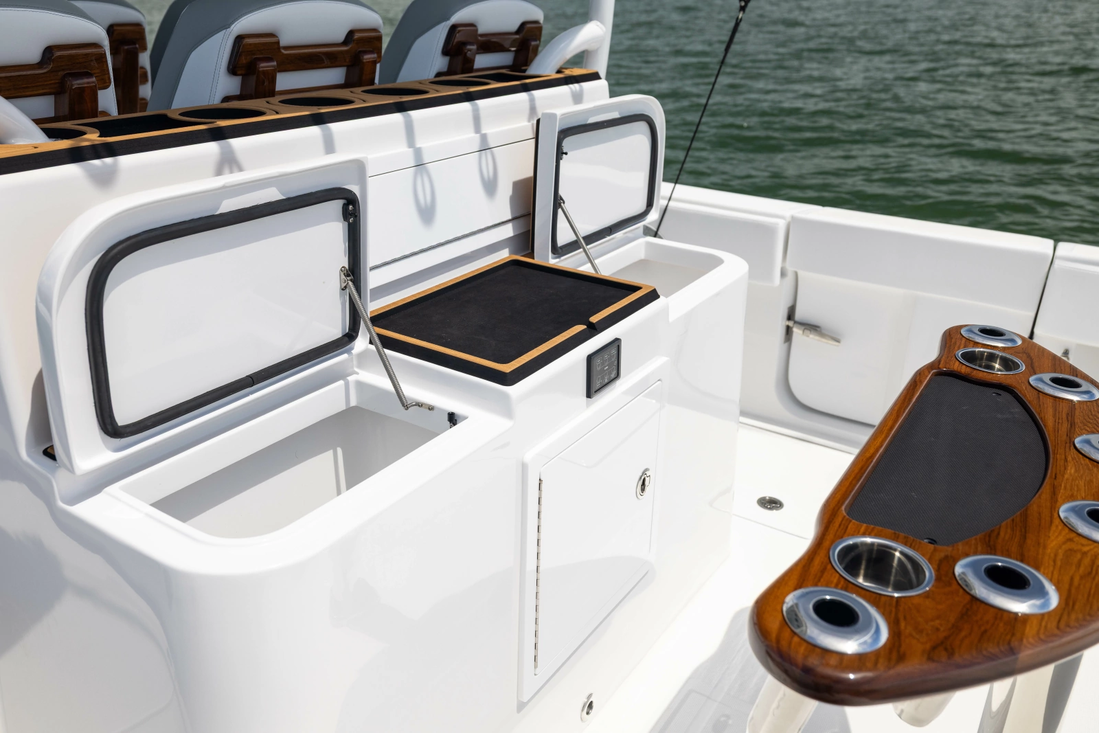 2026 Front Runner Catamaran