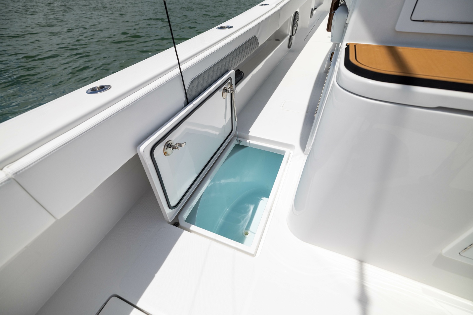 2026 Front Runner Catamaran