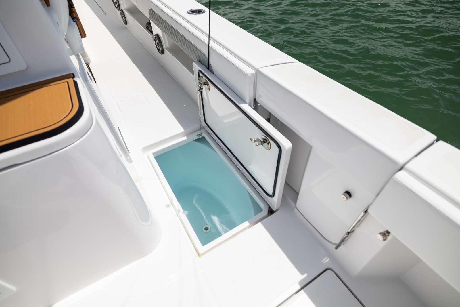 2026 Front Runner Catamaran