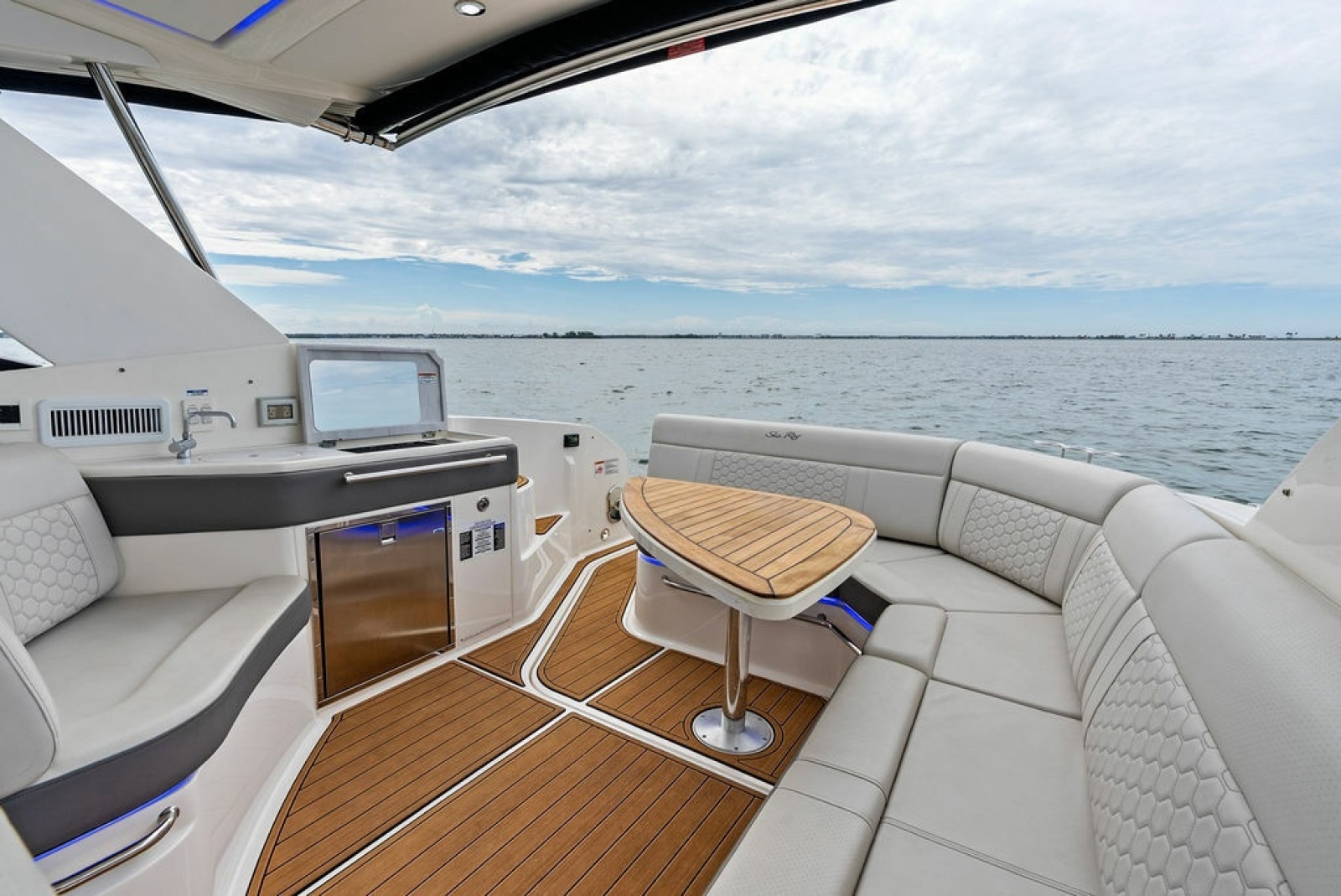 2022 Sea Ray Sundancer