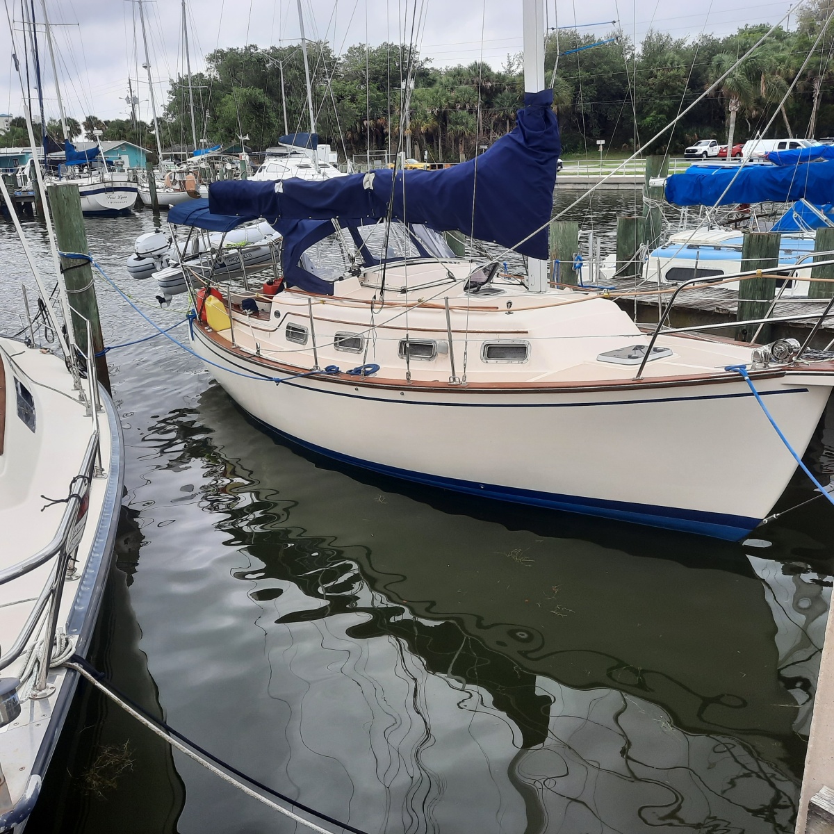 1988 Island Packet 27