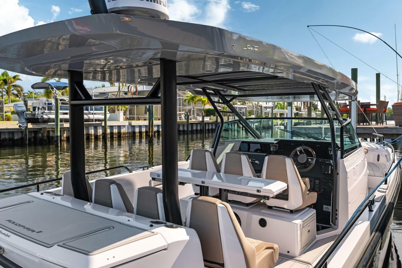 2023 Axopar 37 Suntop