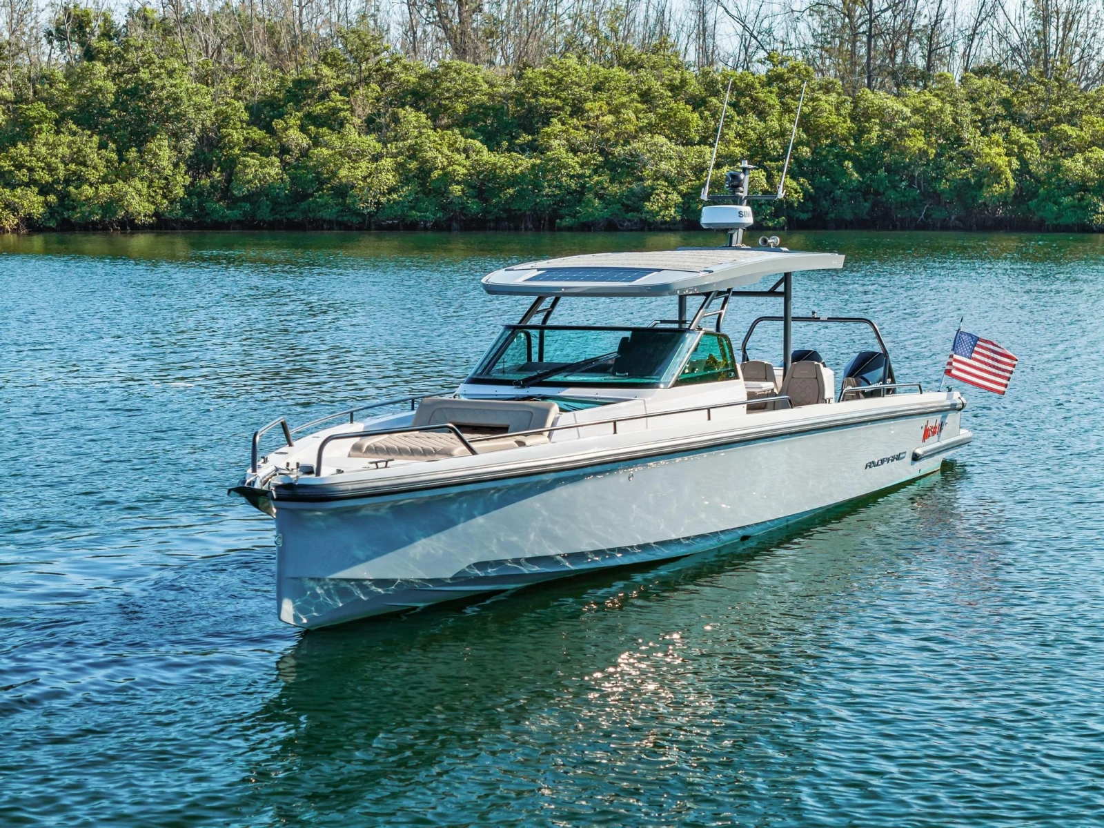 2023 Axopar 37 Suntop