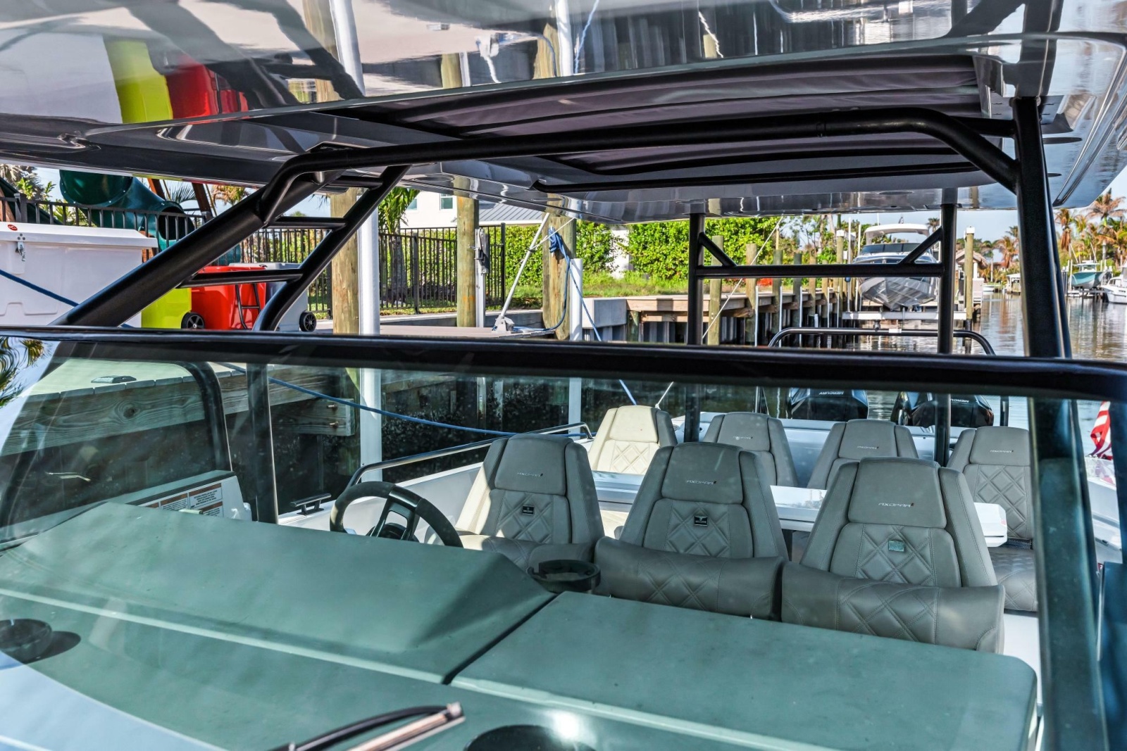 2023 Axopar 37 Suntop