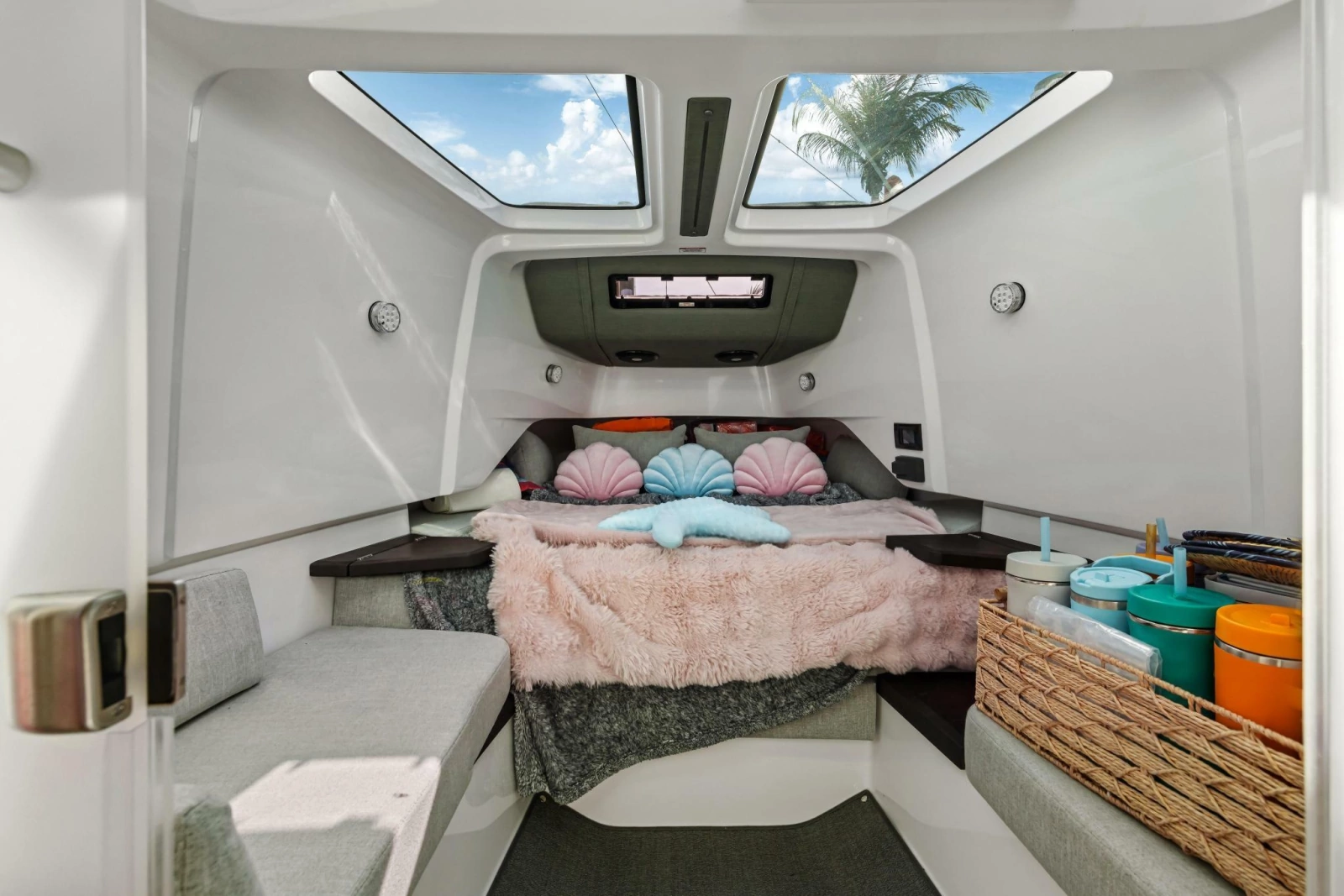2023 Axopar 37 Suntop