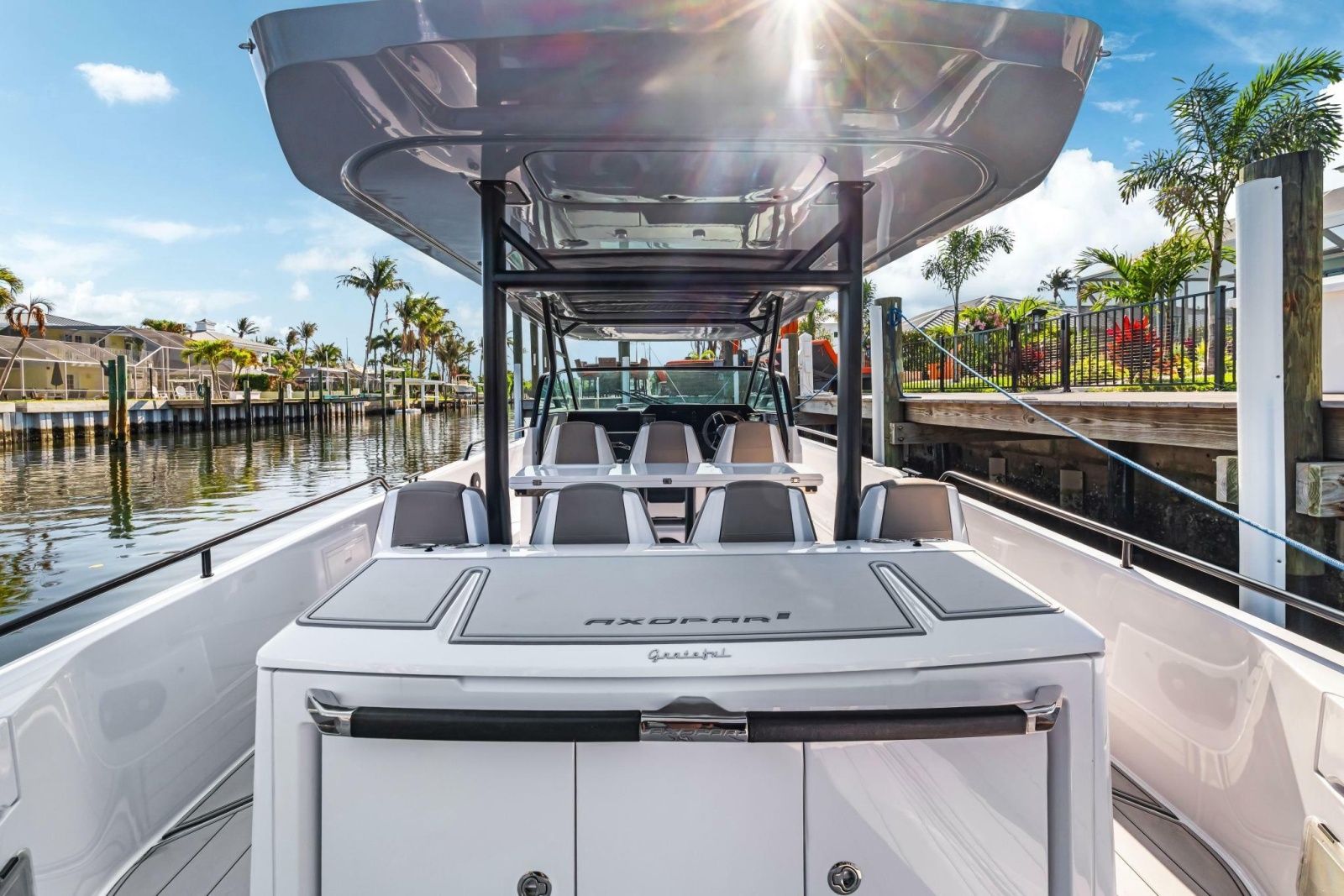 2023 Axopar 37 Suntop