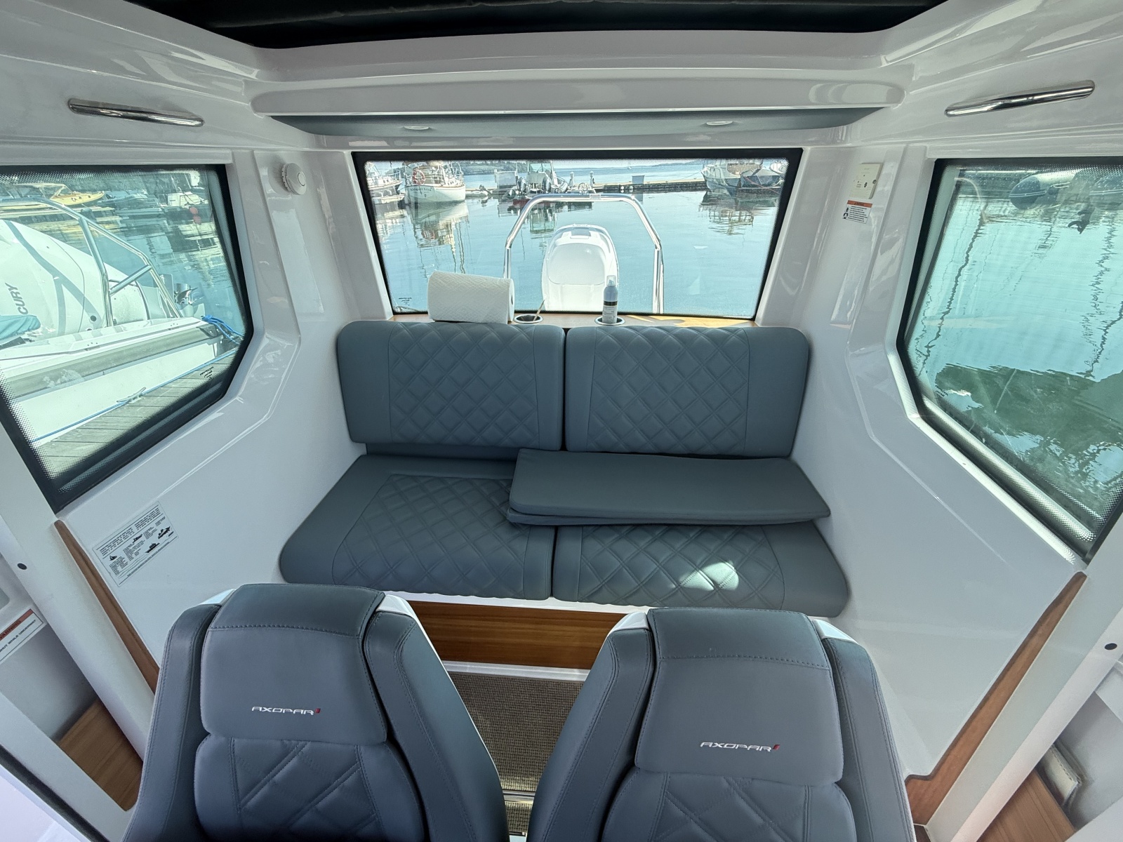 2022 Axopar 28 Cabin