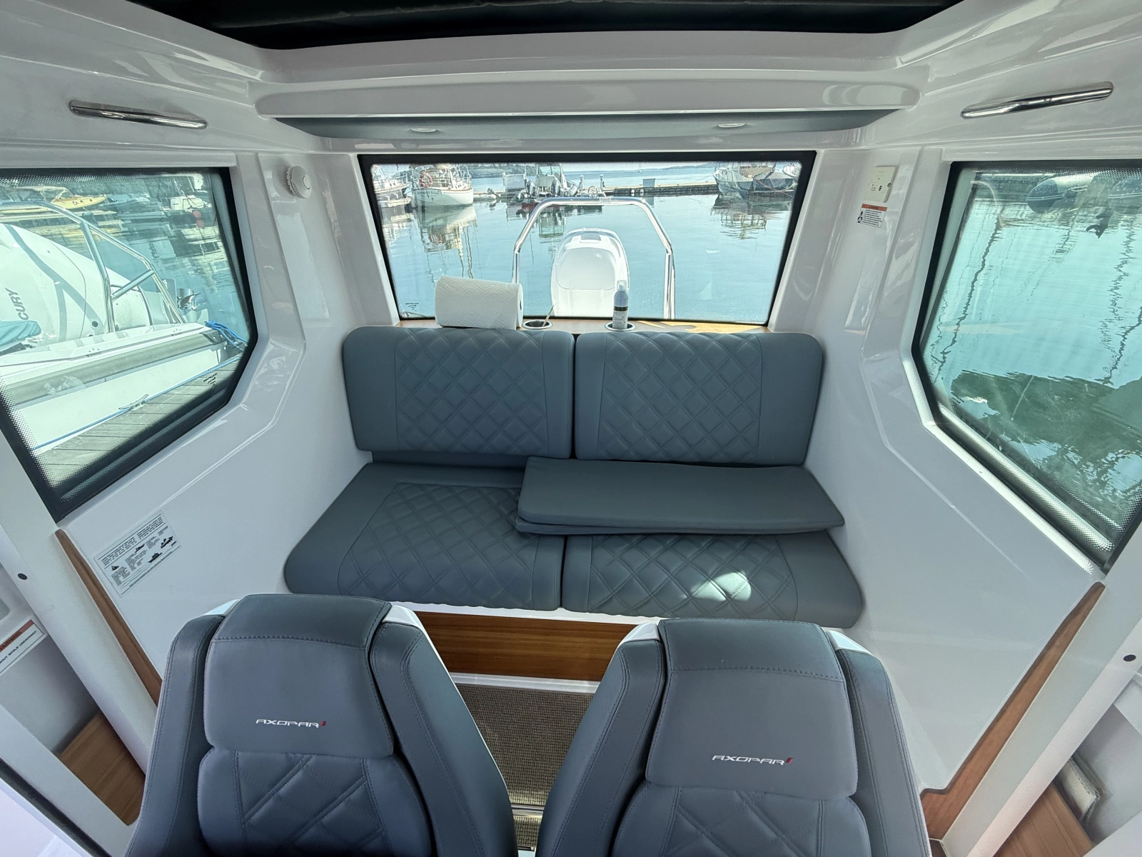 2022 Axopar 28 Cabin