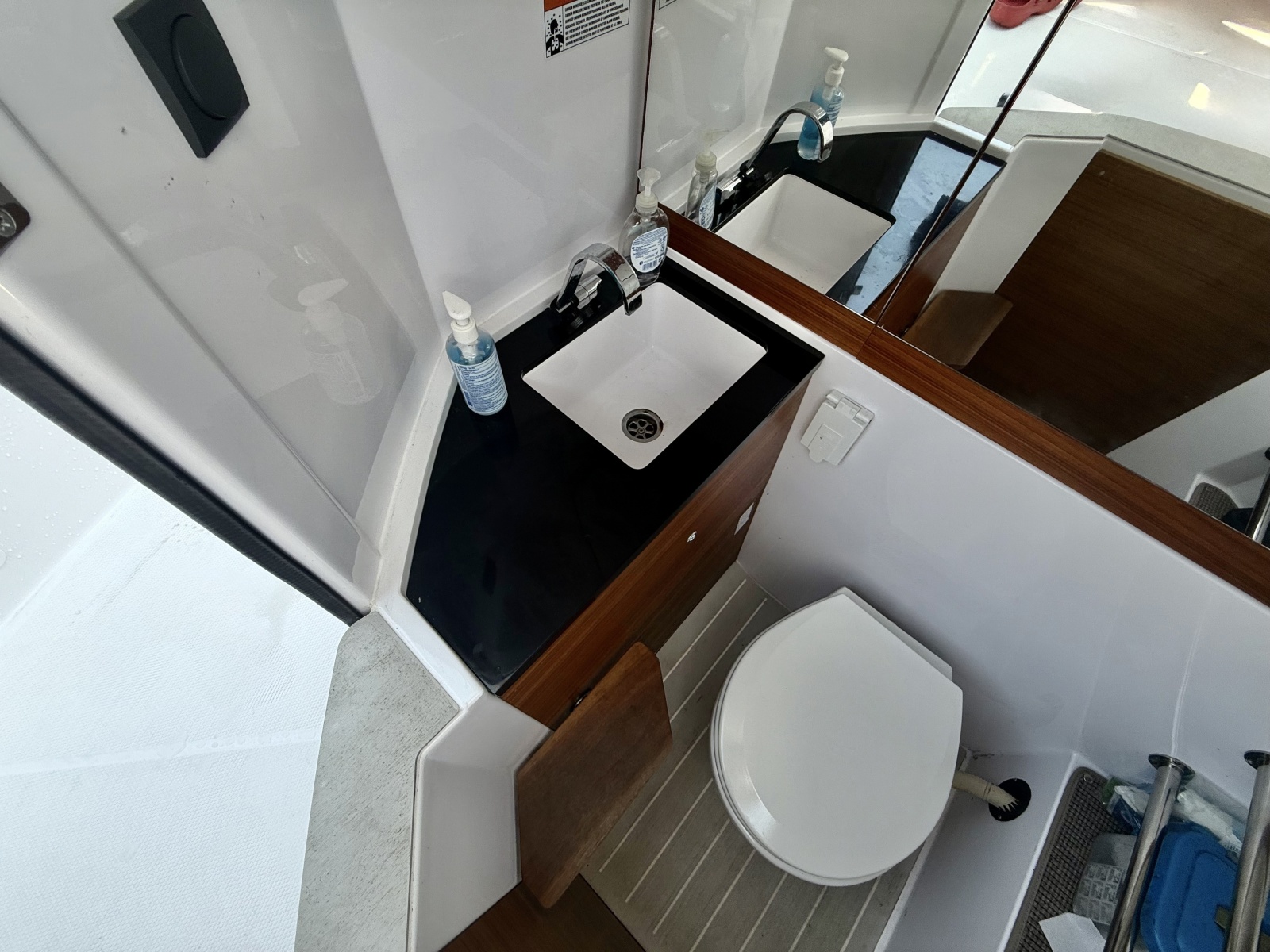 2022 Axopar 28 Cabin
