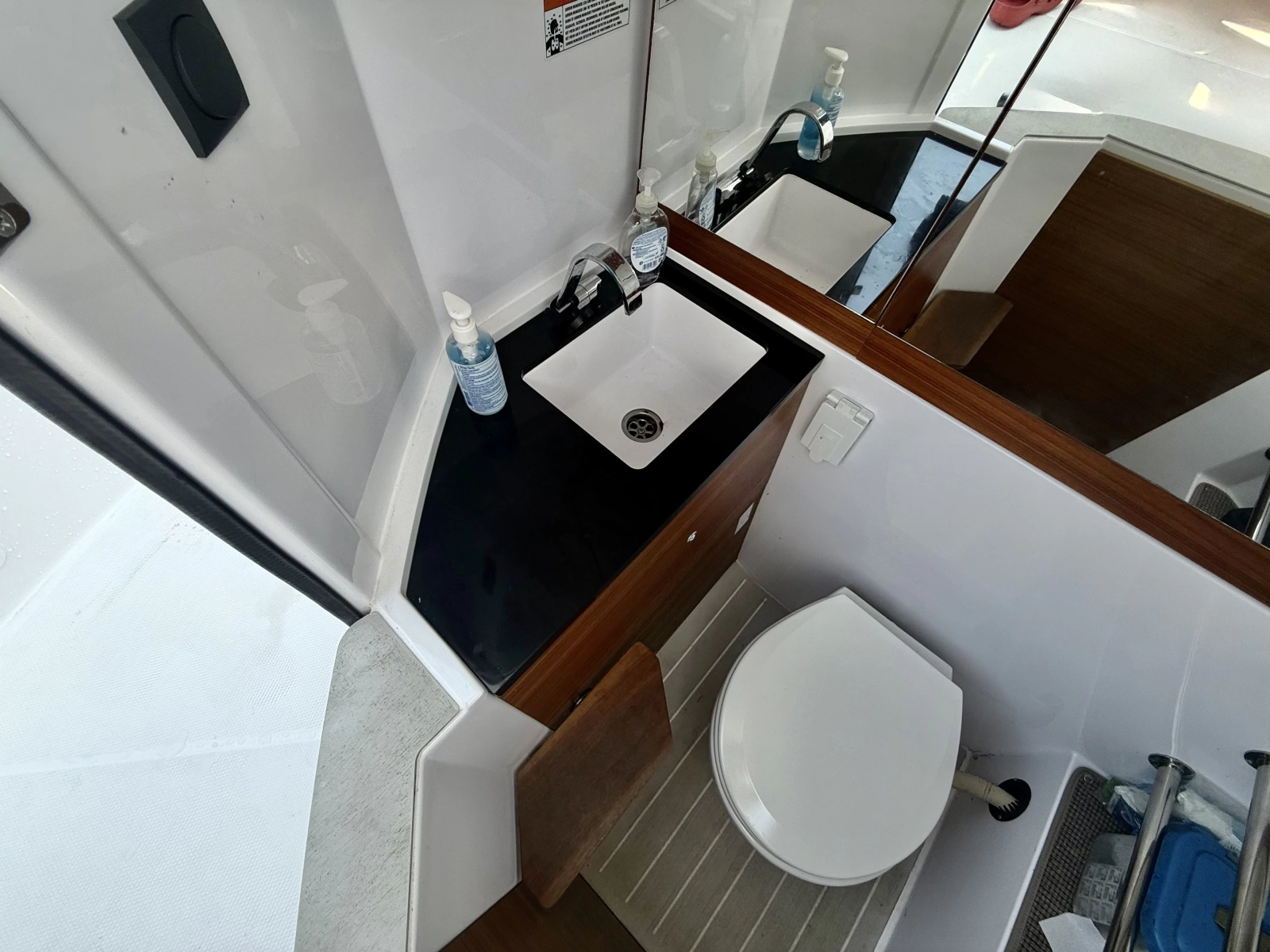 2022 Axopar 28 Cabin