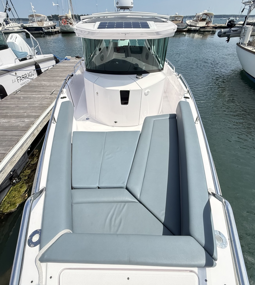 2022 Axopar 28 Cabin
