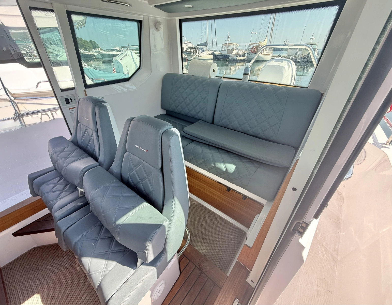 2022 Axopar 28 Cabin