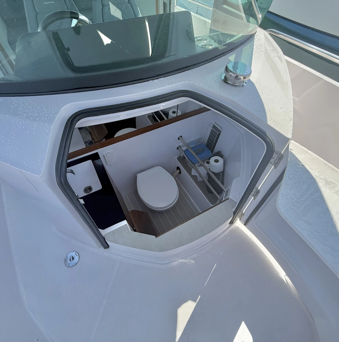 2022 Axopar 28 Cabin