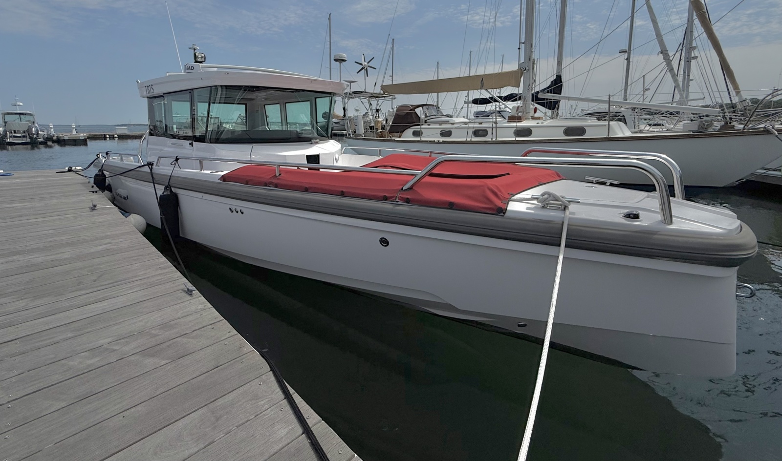 2022 Axopar 28 Cabin