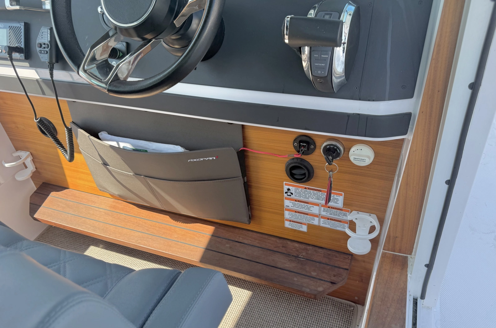 2022 Axopar 28 Cabin