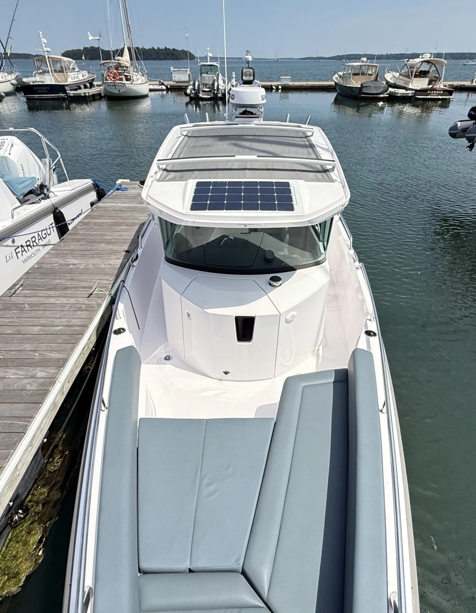 2022 Axopar 28 Cabin