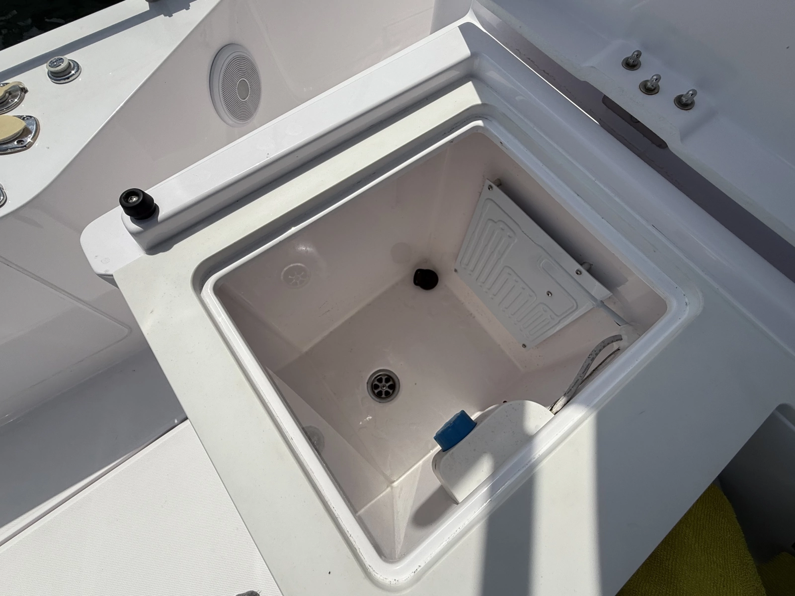 2022 Axopar 28 Cabin