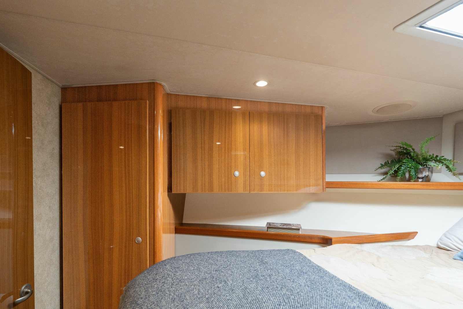 2015 Viking 42 Convertible